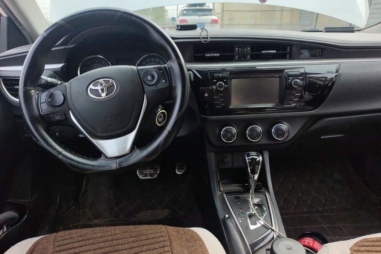 Used Toyota Levin 2014 1.8 GS CVT Elite Edition Center Console