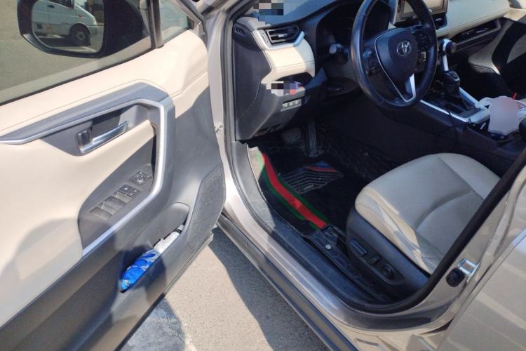 Used Toyota RAV4 2021 2.0L CVT Two-Wheel Drive Fashion PLUS Edition