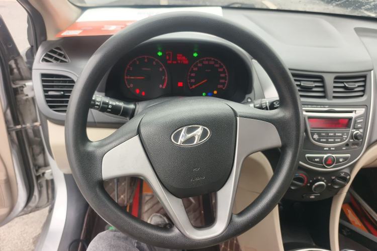 Used Hyundai Verna (older generation) 2014 1.4L Manual Smart GLS Trim