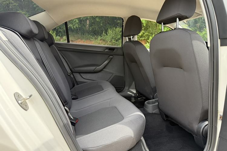 Used Volkswagen Santana 2015 1.4L Manual Fashion Edition Interior 7