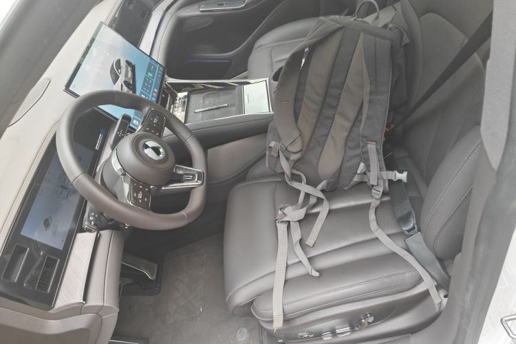 Used Denza Z9 2024 1100 km All-Wheel-Drive Ultra Version Left Front Seat