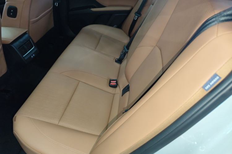 Used Toyota Camry 2024 Dual-Motor 2.0 HG Premium Edition
