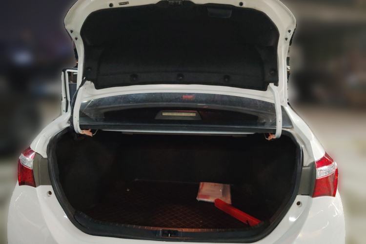 Used Toyota Corolla 2014 1.6L CVT GL Trunk