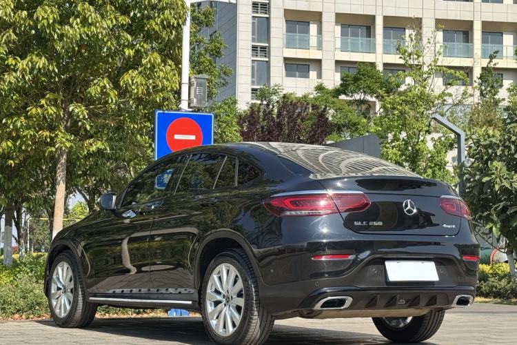 Used Mercedes-Benz GLC Coupe 2020 GLC 260 4MATIC Coupe SUV Exterior 3