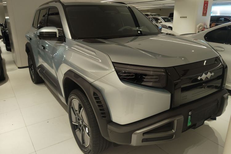 Used Formula Leopard Titanium 3 2025 501KM All-Wheel Drive Intelligent Driving Ultra Version
