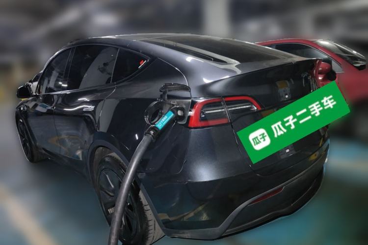 Used Tesla Model Y 2024 Long-Range All-Wheel-Drive Version