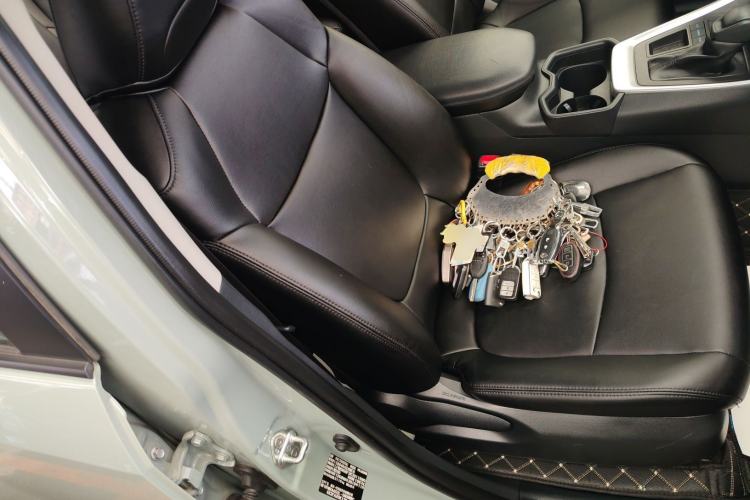 Used Toyota RAV4 2020 2.0L CVT Two-Wheel Drive Fashion Edition Right Front Seat