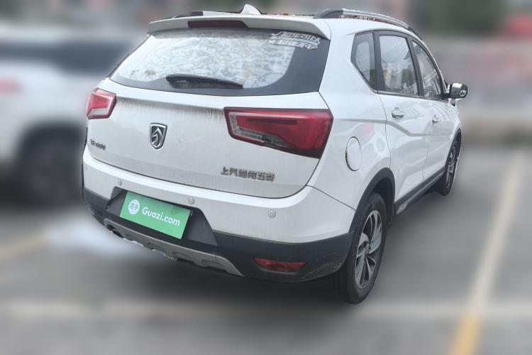 Used Baojun 560 2015 1.8L manual luxury version