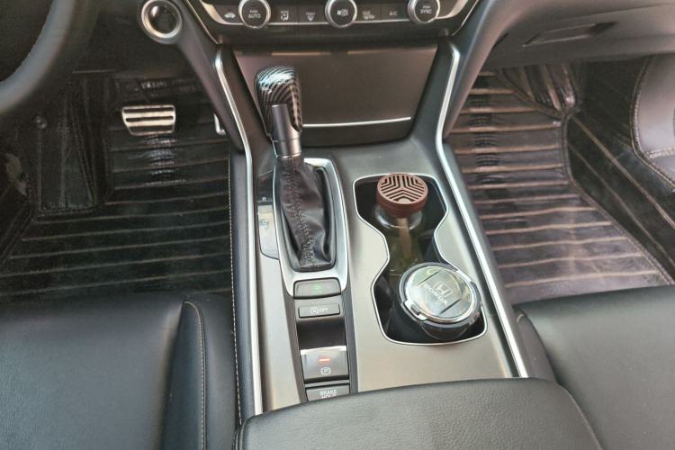 Used Honda Accord 2022 260TURBO Phantom Night · Prestige Edition Gear Lever