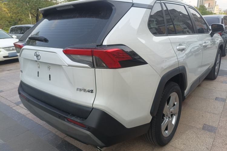 Used Toyota RAV4 2022 2.0L CVT Two-Wheel Drive Fashion Edition