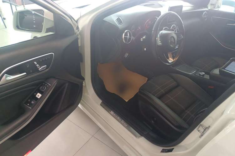 Used Mercedes-Benz A-Class 2016 A 200 Fashion Model
