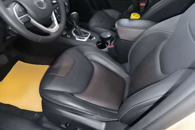 Used Jeep Cherokee 2016 2.4L Professional Smart Version