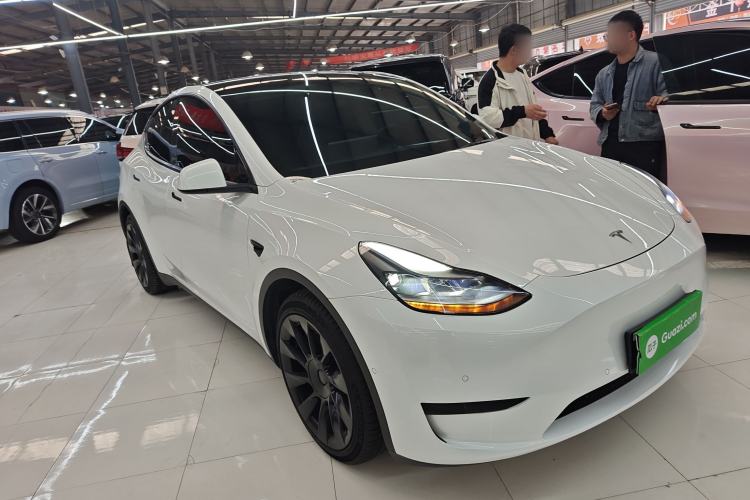 Used Tesla Model Y 2022 Rear-Wheel-Drive Version Front Right 45 Deg