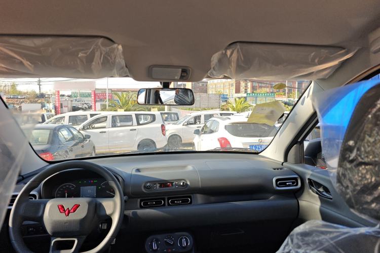 Used Wuling Hongguang New Energy 2025 Extended-Range Hybrid 50 km Utility Version Headliner