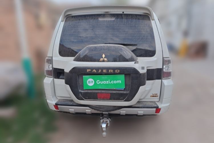 Used Mitsubishi Pajero 
