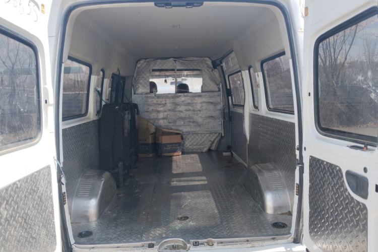 Used SAIC MAXUS Xintu V80 2021 2.0T Manual Classic Aoyuntong Long Wheelbase Mid-Roof 6/7/8/9-Seater Trunk