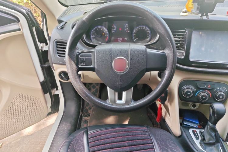 Used Fiat Viaggio 2012 1.4T Automatic Enjoyment Edition Steering Wheel