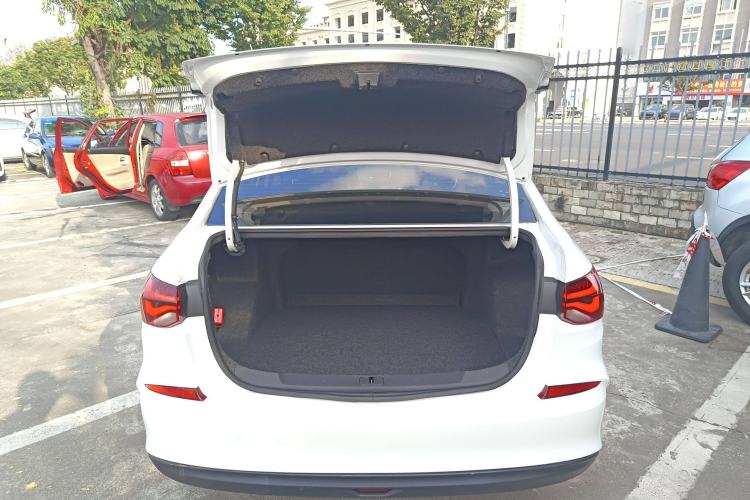 Used Chevrolet Monza 2019 320T Manual Xinxin Edition China VI