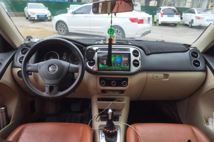 Used Volkswagen Tiguan 2015 1.8TSI Automatic Two-Wheel Drive Trend Edition Center Console