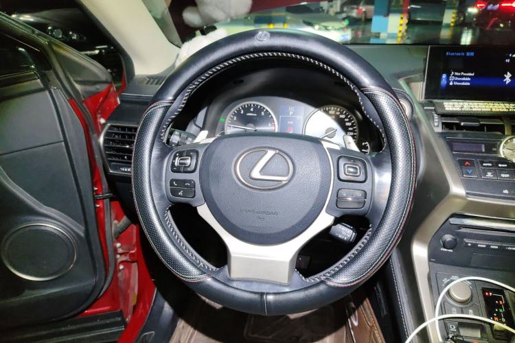 Used Lexus NX 2015 200T All-Wheel-Drive Fēngshàng Edition Steering Wheel
