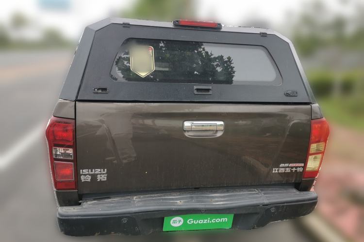 Used Isuzu D-MAX 2018 2.5T Four-Wheel Drive Base Version Extended Length JE4D25Q5A
