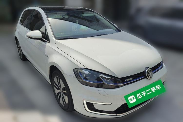 Used Volkswagen Golf Pure Electric 2020 Chari Front Right 45 Deg
