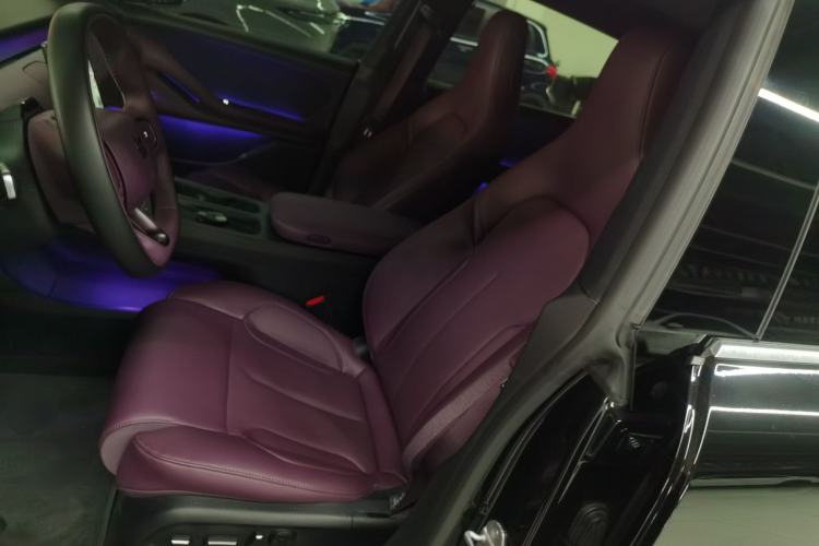 Used Nio ET5T 2023 75 kWh Touring Left Front Seat