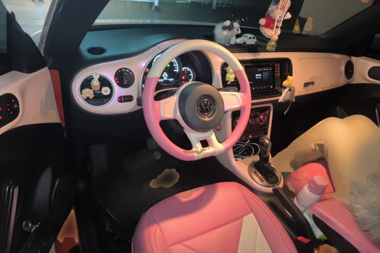 Used Volkswagen Beetle 2018 180TSI Shangle Model Center Console