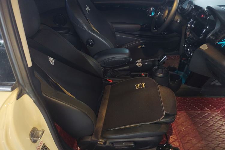 Used MINI MINI 2018 1.5T COOPER Artist