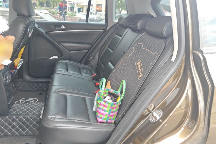 Used Volkswagen Tiguan 2016 280TSI Automatic Two-Wheel Drive Silk Road Comfort Edition Left Rear Seat