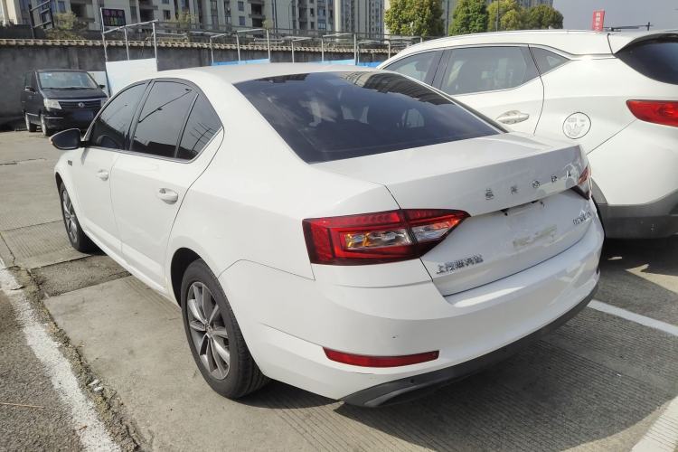 Used Skoda Octavia 2019 1.5L Automatic SmartDrive Comfort Edition China VI Standard