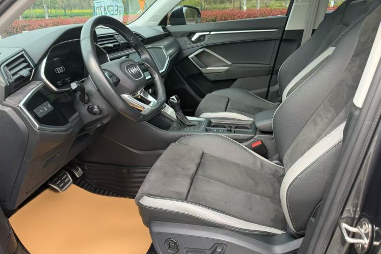 Used Audi Q3 2022 40 TFSI Fashion Dynamic Model