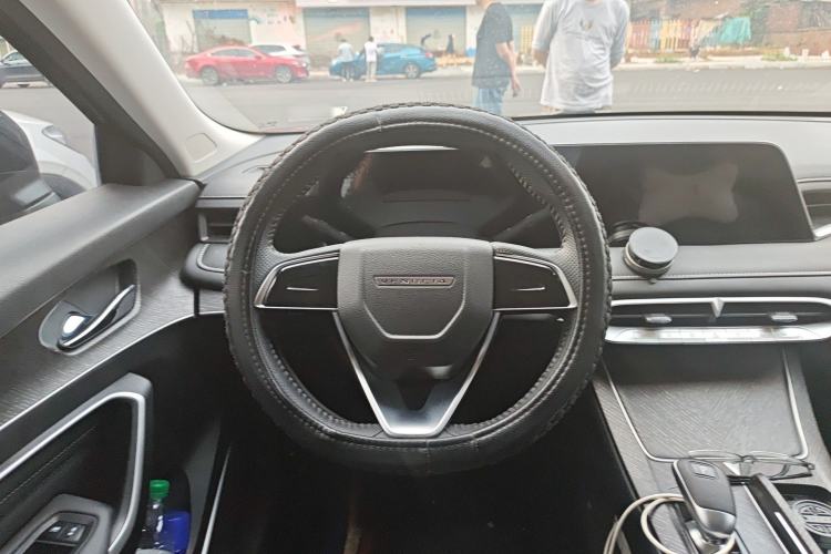 Used Venucia V 2022 260T Black Horse Edition · Idol Steering Wheel