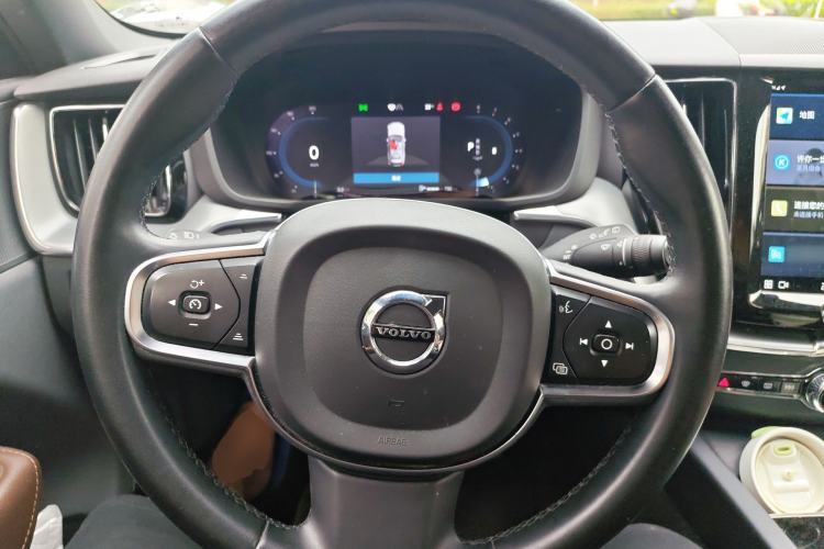 Used Volvo XC60 2022 B5 4x4 Zhiyi Luxury Edition Steering Wheel