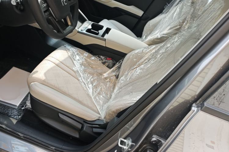Used BYD Yuan UP 2025 Model 301KM Leading Version
