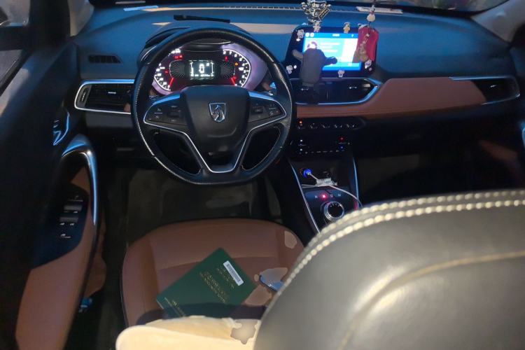 Used Baojun 510 2017 1.5L Automatic Luxury Model Center Console