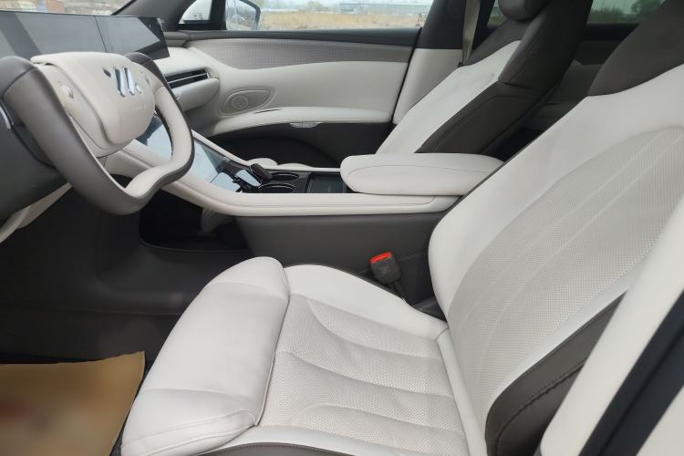 Used IM LS7 2023 90 kWh Elite Rear-Drive Version Left Front Seat