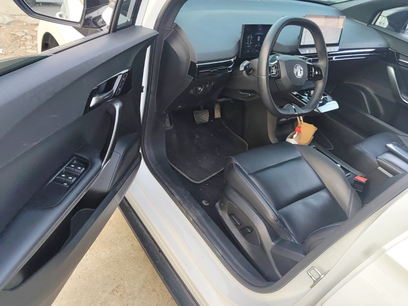 MG 4 EV 2023 415 km Range Sea-Faring Champion Edition — снимка 18