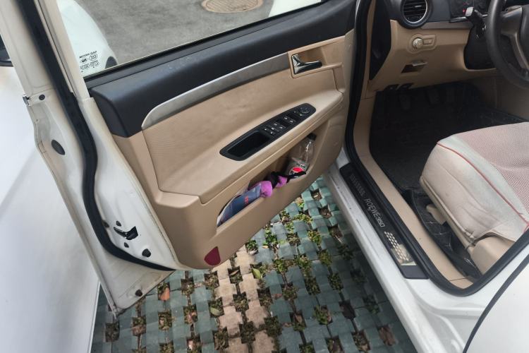 Used Roewe 350 2015 1.5L Manual Luxury Sunroof Edition