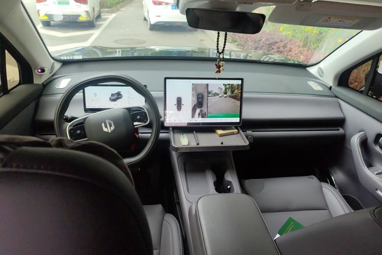 Used Leapmotor C16 2024 Range-Extended 200 Smart Enjoyment Edition Center Console