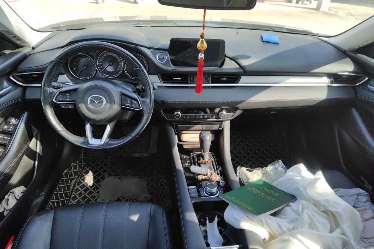 Used Mazda Atenza 2021 2.0L Blue Sky Luxury Edition Center Console