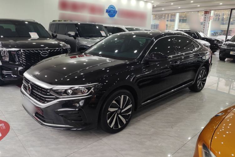 Used Volkswagen Passat 2023 Facelift 330TSI Luxury Edition

