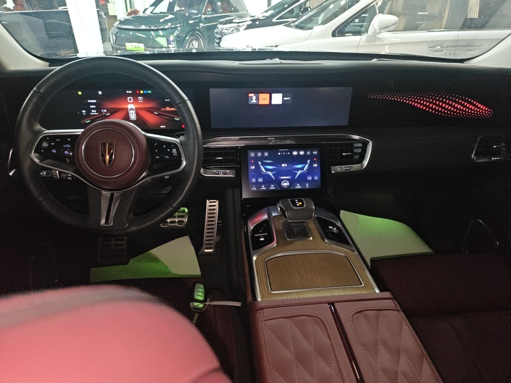 Hongqi E-HS9 2022 690 km Range Flagship Edition Six Seats — снимка 12