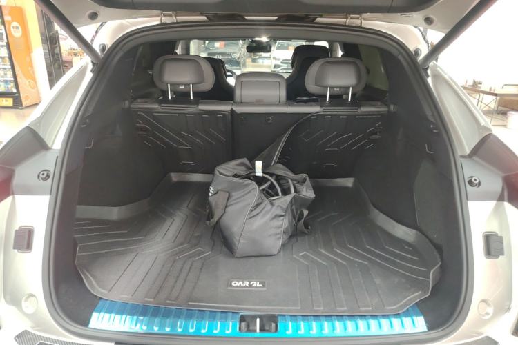 Used Lynk & Co 08 EM-P 2023 245km Ultra-Long Range Halo