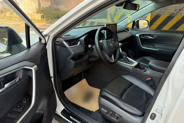 Used Toyota RAV4 2021 2.0L CVT 4x4 Trend Edition
