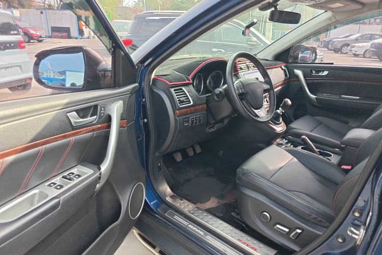 Used Haval H6 2015 Revised Version Sport Edition 1.5T Manual Transmission Two-Wheel Drive Elite Grade
