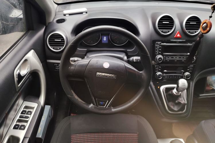 Used Haval H6 2014 Upgraded Model 2.0T Diesel Manual Two-Wheel Drive Urban Version