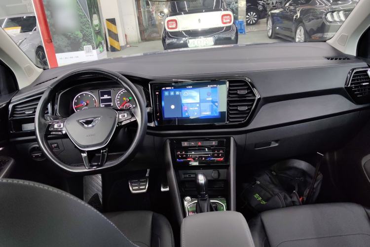 Used Jetta VS7 2020 1.4T Automatic Glory Edition Center Console