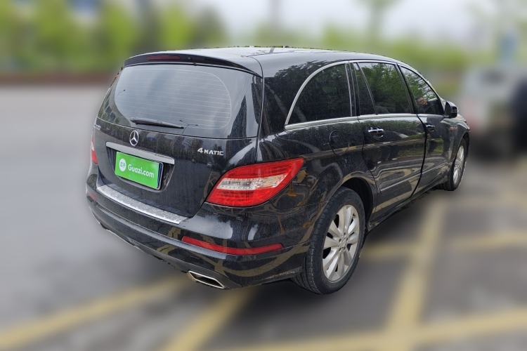 Used Mercedes-Benz R-Class 2014 R 400 4MATIC Luxury Model Rear Right 45 Deg
