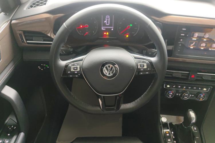 Used Volkswagen Tharu 2020 280TSI Two-Wheel Drive Luxury Plus Version China VI Standard Steering Wheel